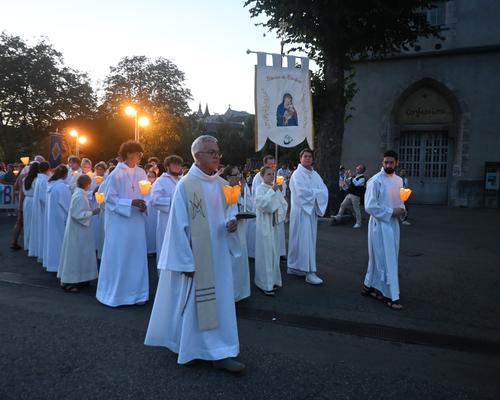 2025.08.23-Lourdes-processionFlambeaux 7