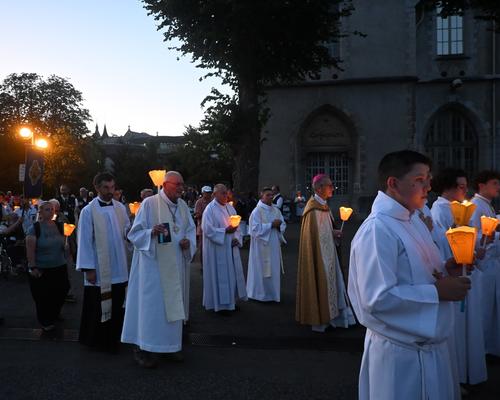 2025.08.23-Lourdes-processionFlambeaux 8