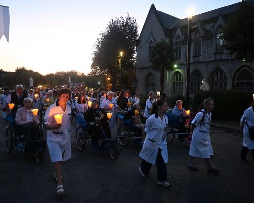 2025.08.23-Lourdes-processionFlambeaux 25