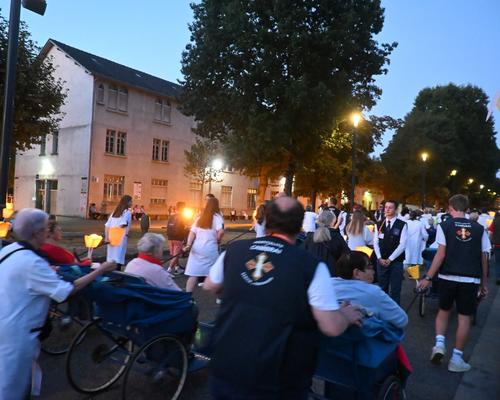 2025.08.23-Lourdes-processionFlambeaux 36