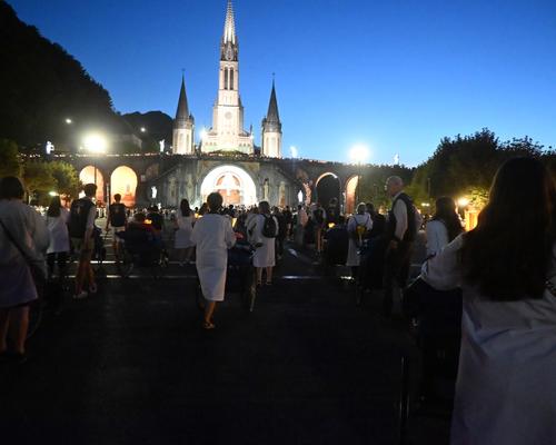 2025.08.23-Lourdes-processionFlambeaux 45