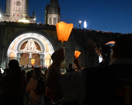 2025.08.23-Lourdes-processionFlambeaux 48