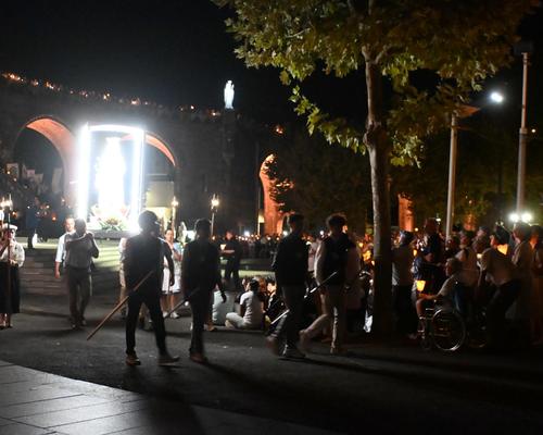 2025.08.23-Lourdes-processionFlambeaux 56