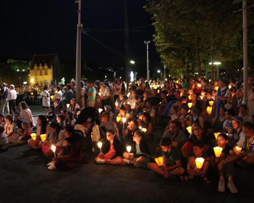 2025.08.23-Lourdes-processionFlambeaux 69