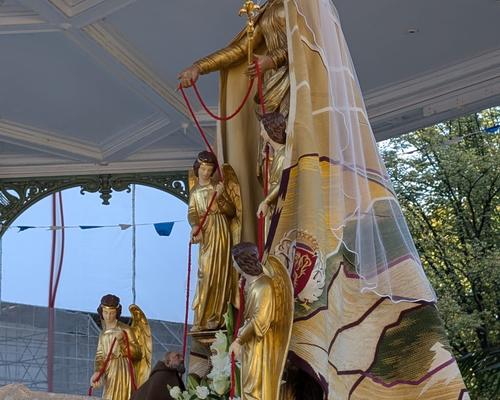 d2cc7865-bcf6-45f7-b826-b7d0665e315c