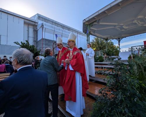 c289884d-947e-4999-bbf5-a165aefbb32d