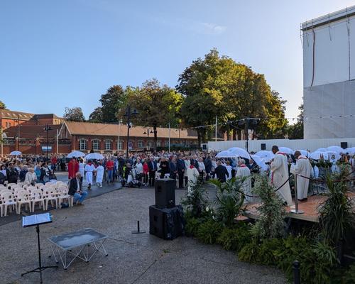 85004651-ccfe-44a2-bffc-44fe06bea592