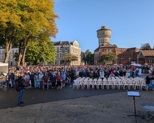 2c263889-d1bd-4ea1-aa14-1b008203f175 2