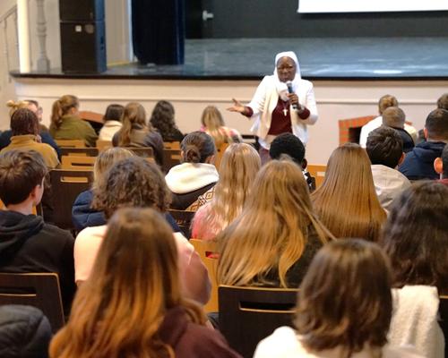 590298769_1394547456015458_967364997930099434_n