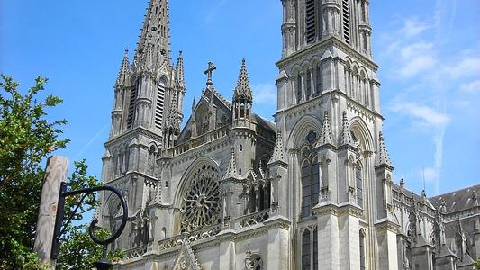 Basilique_Notre-Dame_de_Montligeon_Orne_01