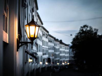 lamp-post-4420668_1920 Jan Lueddemann de Pixabay