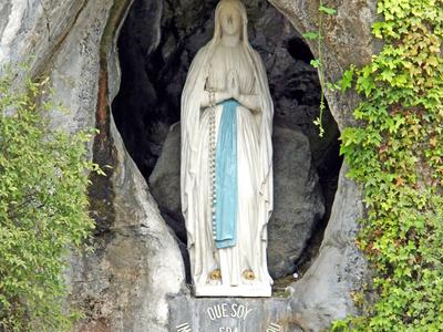 France-002009_-_Our_Lady_of_Lourdes_(15774765182)