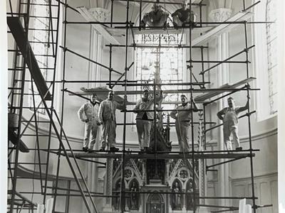 2 Y 1_239_construction eglise_ouvriers sur echaffa