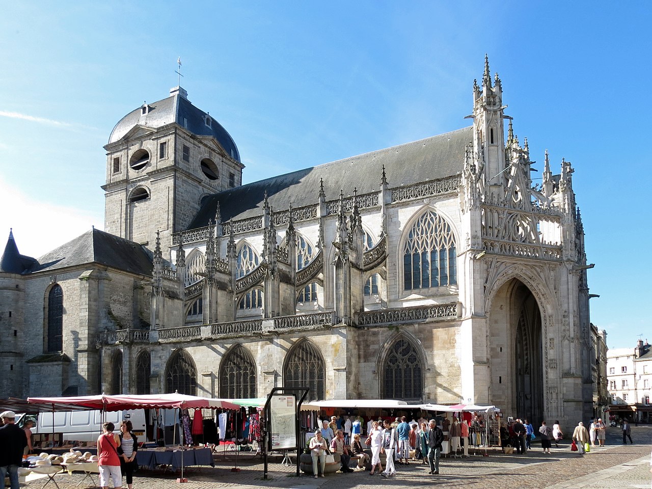 1280px-Basilique_Notre-Dame_-_Alencon_1