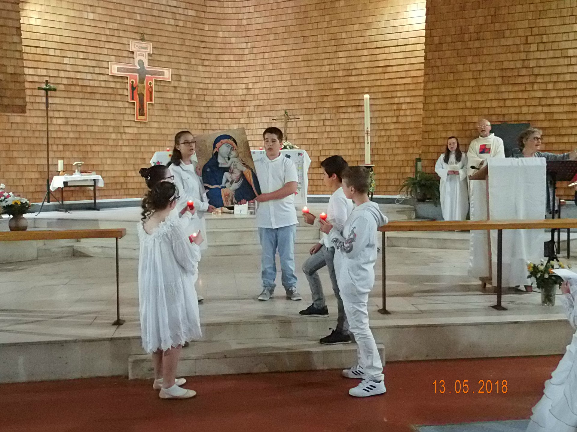 13-05-2018-1ere communion (130)