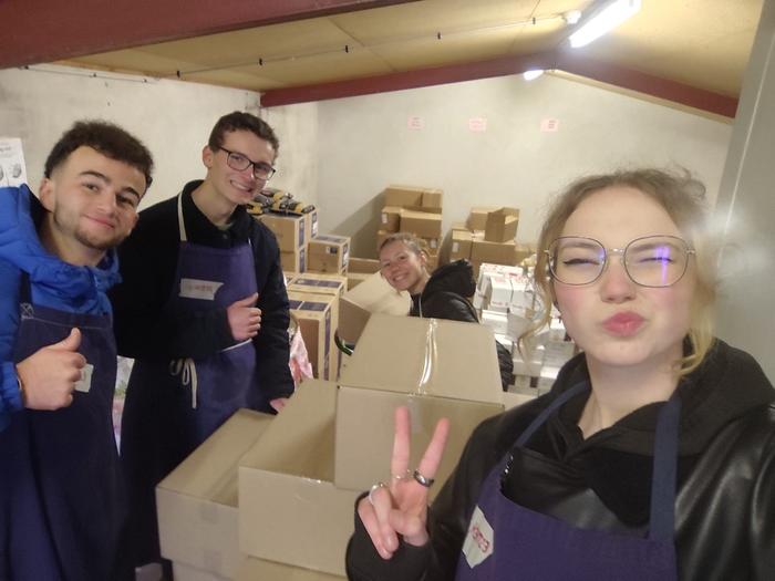 1569451f-37ab-455a-bfb0-080ee1732853 2 iphone