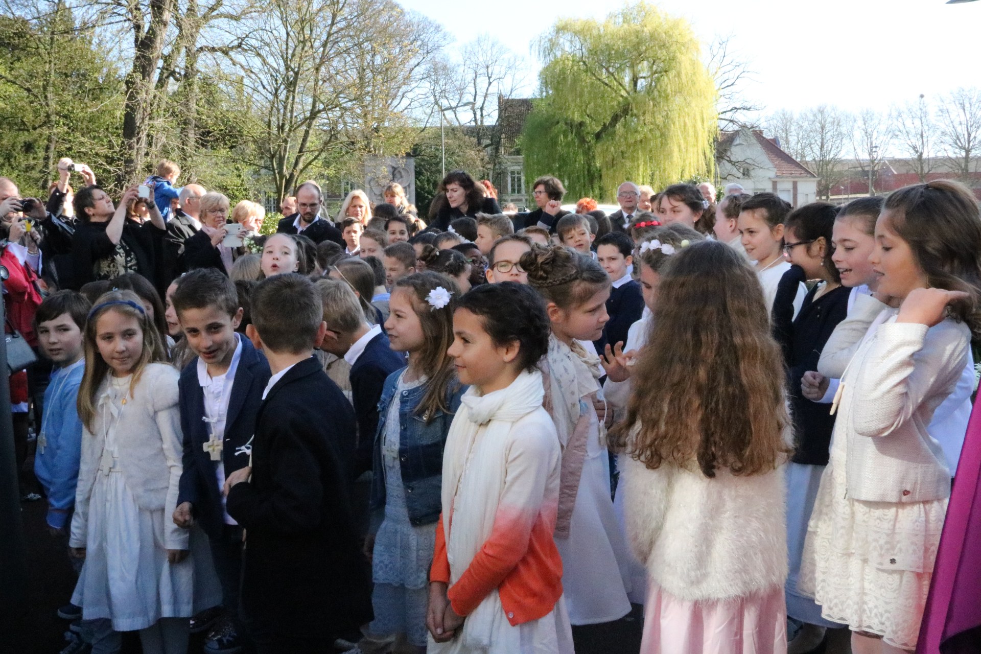 1704_1ères communions (Ecole St-Jean) 93