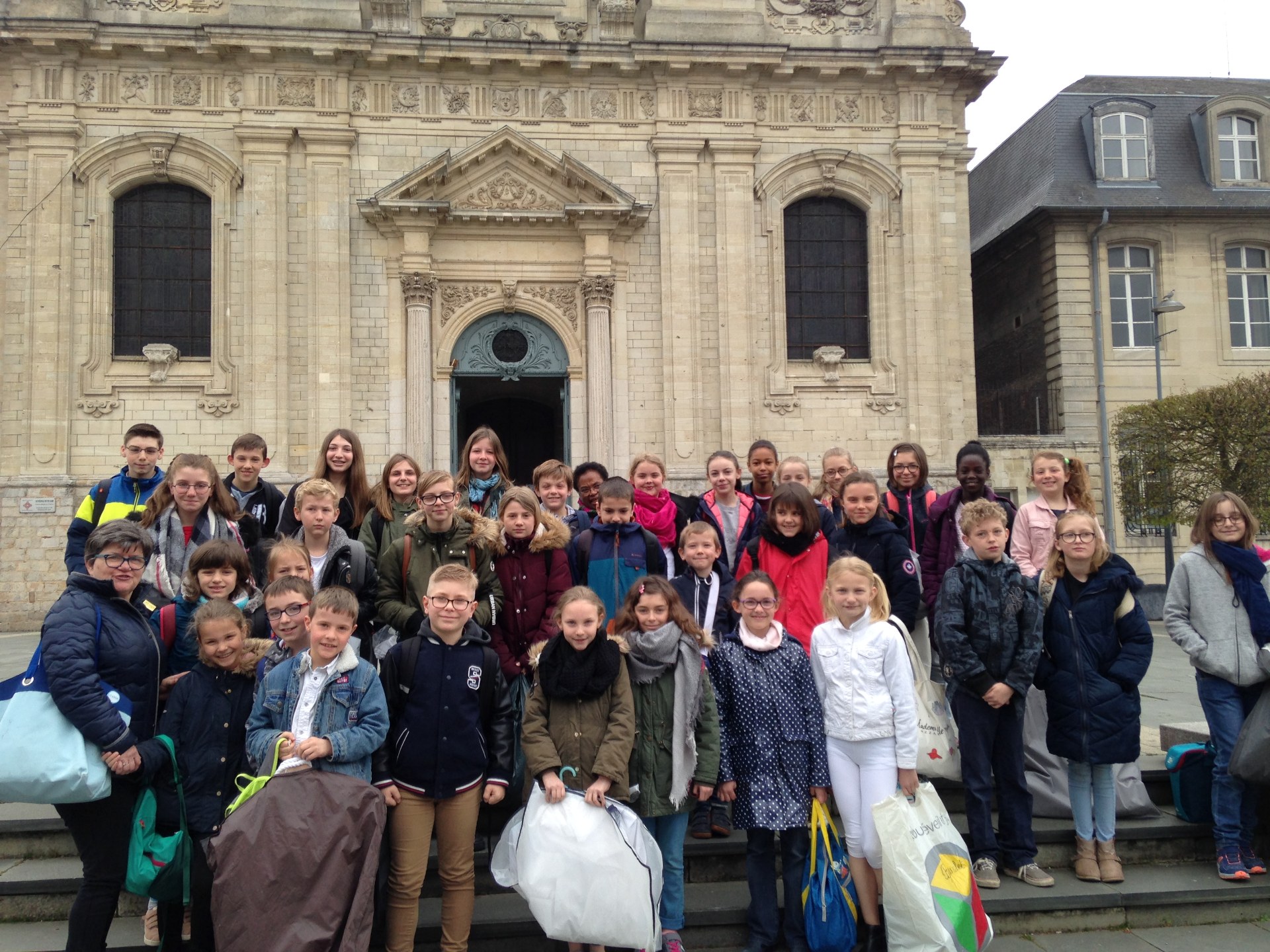 190417 servants Cambrai