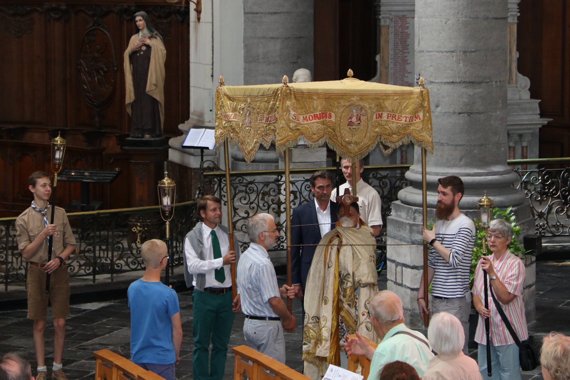 1706_Célébration de l'Eucharistie 5