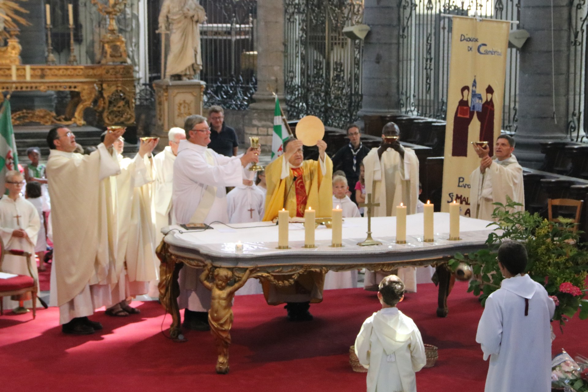 1706_Célébration de l'Eucharistie 72