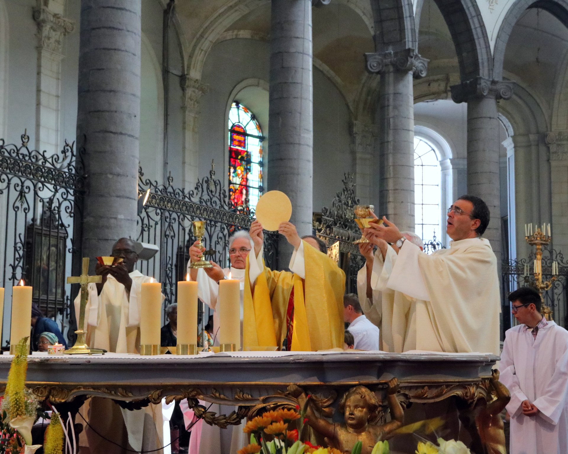 1806_Vignette Fête du St-Sacrement Messe 3