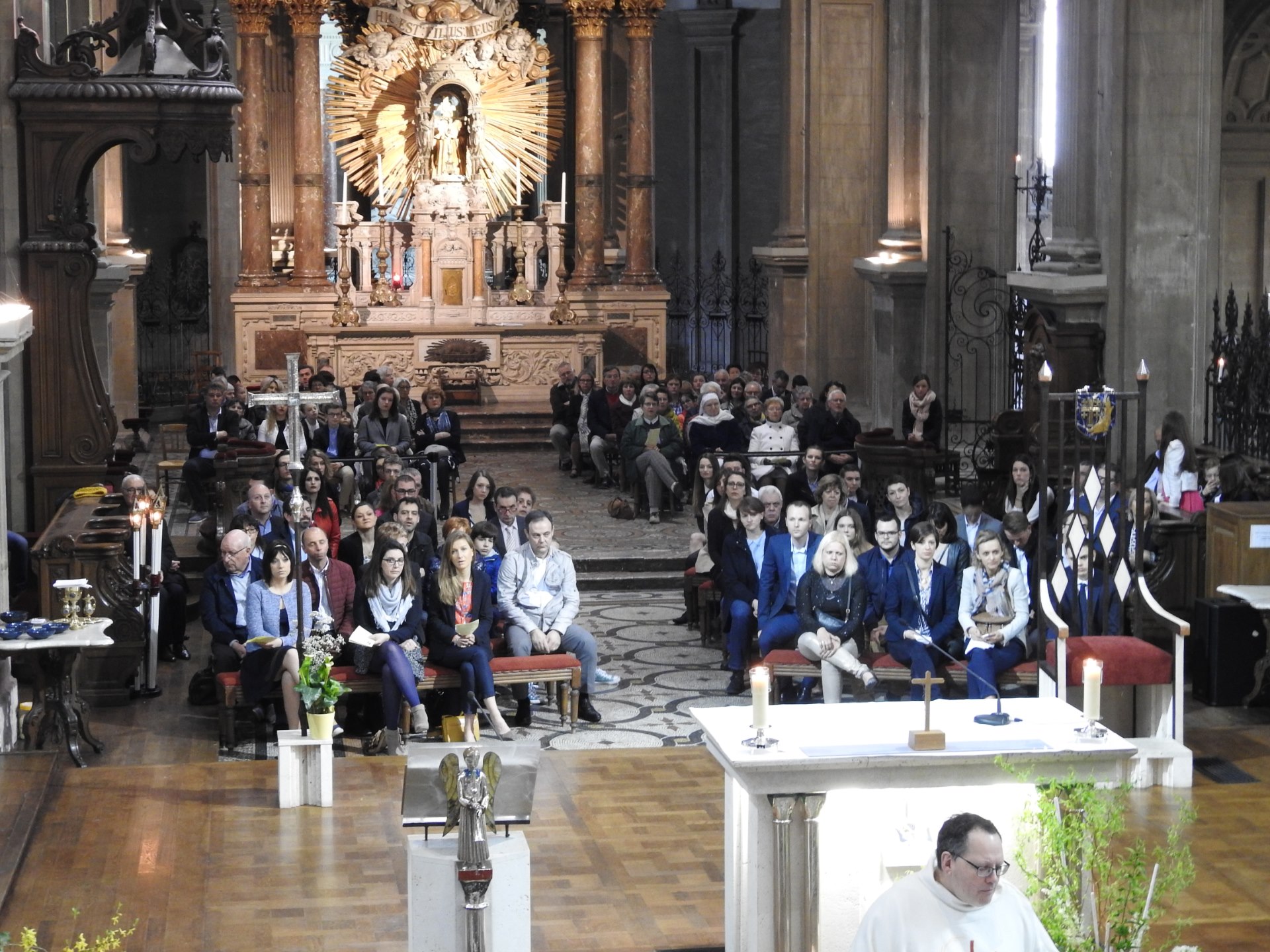 1eres communions 2018 cathedrale (101)