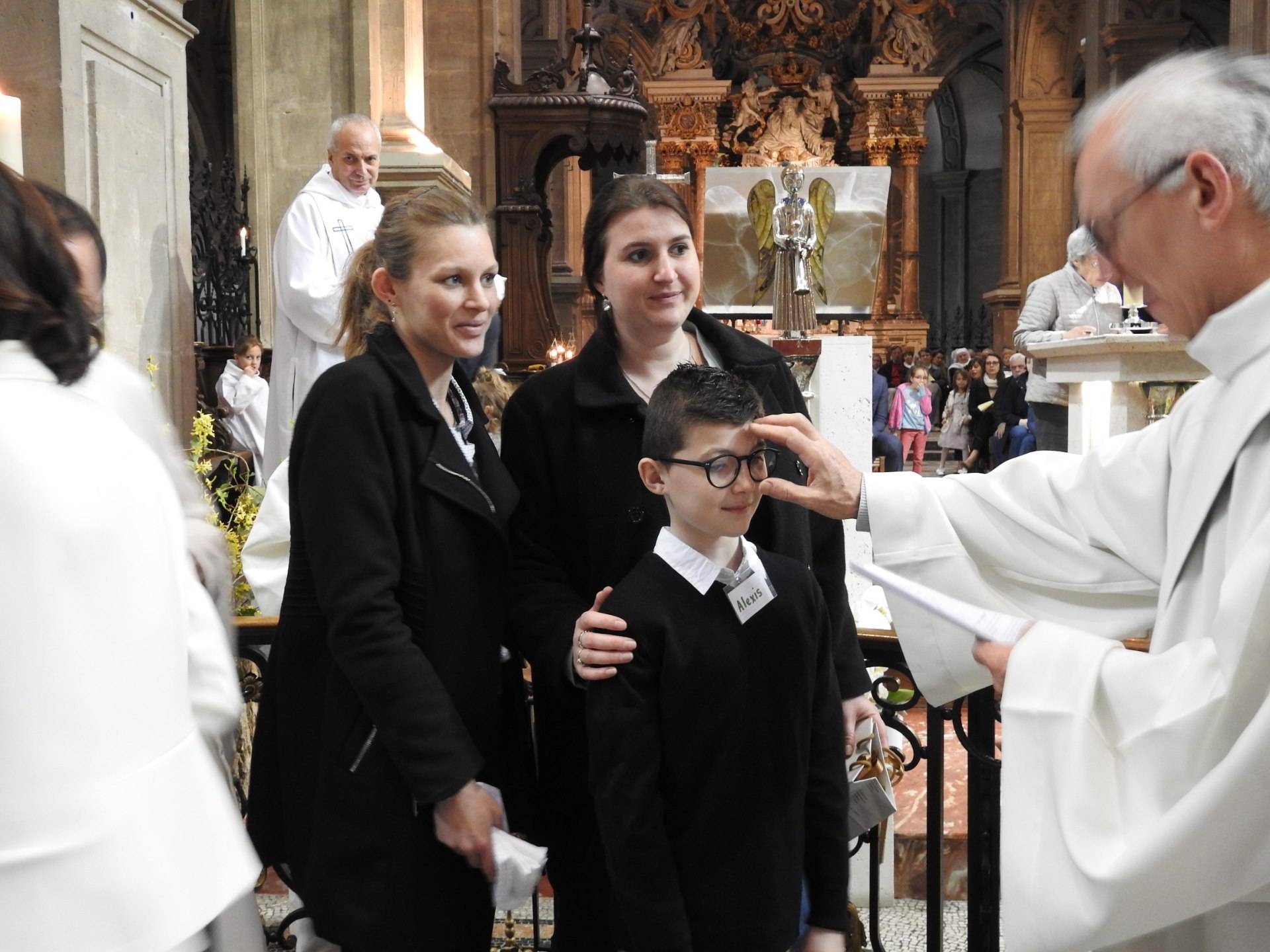 1eres communions 2018 cathedrale (130)