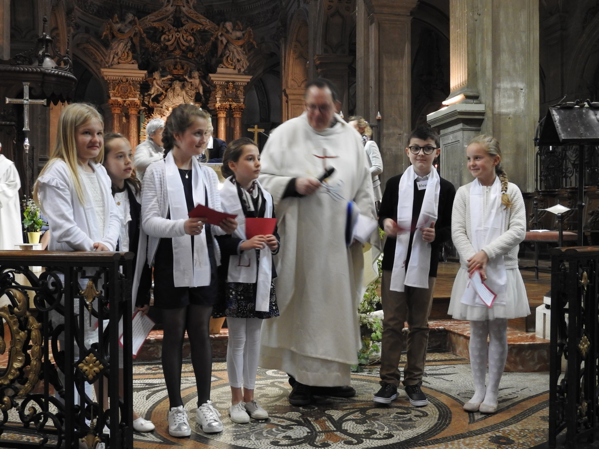 1eres communions 2018 cathedrale (153)