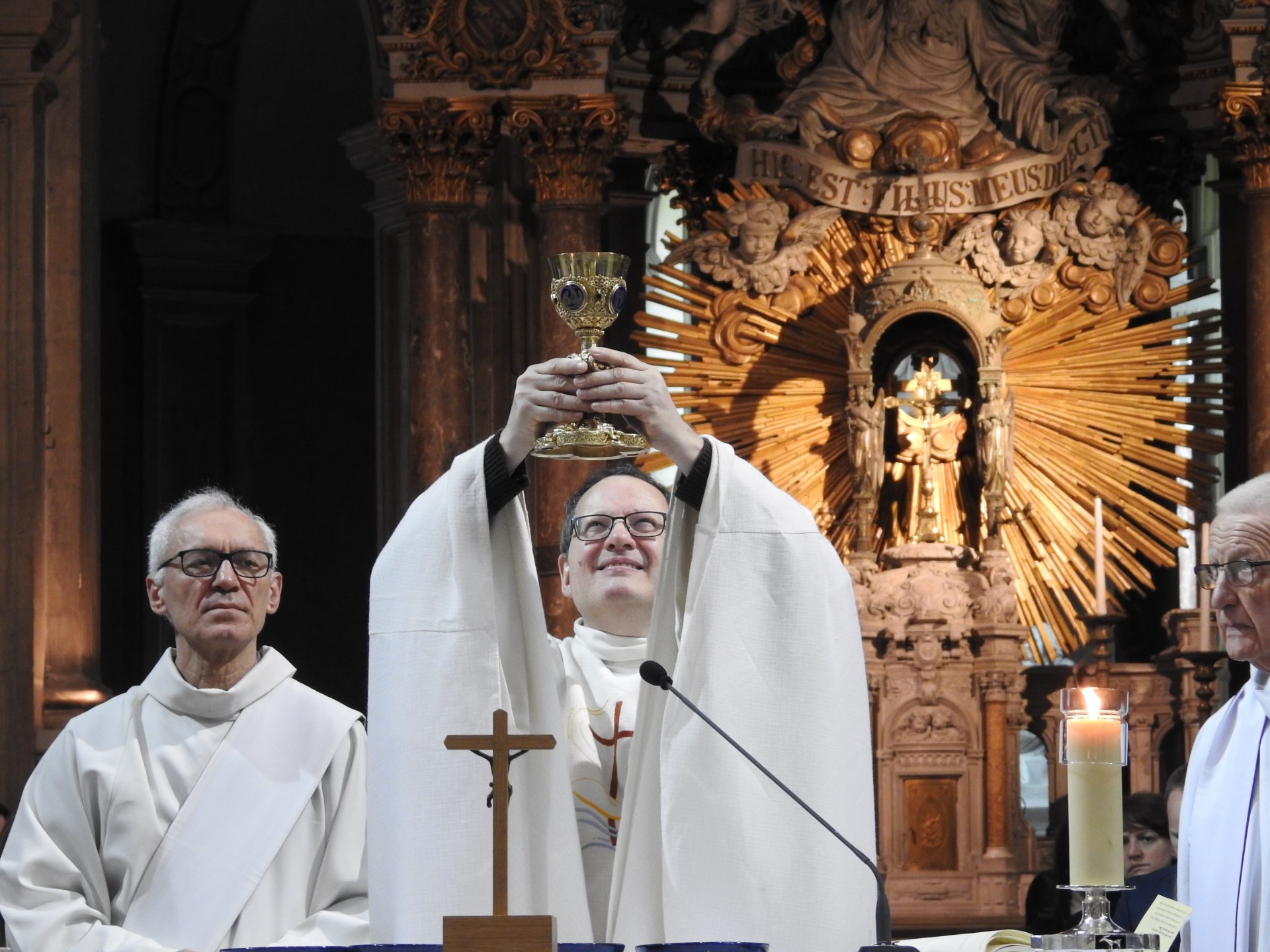 1eres communions 2018 cathedrale (165)