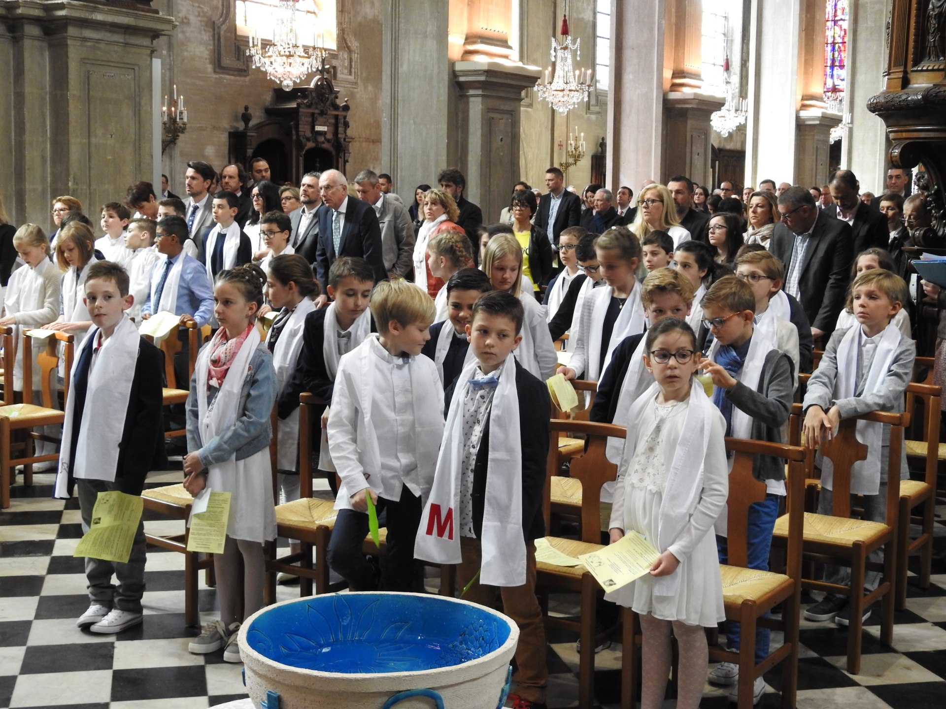1eres communions 2018 cathedrale (168)