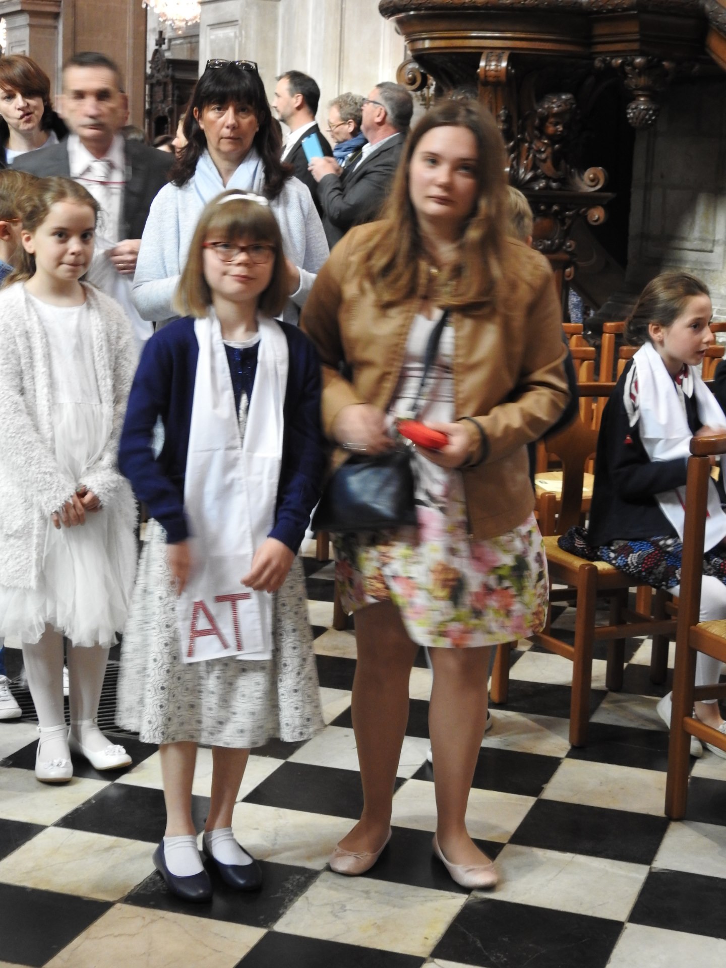 1eres communions 2018 cathedrale (64)