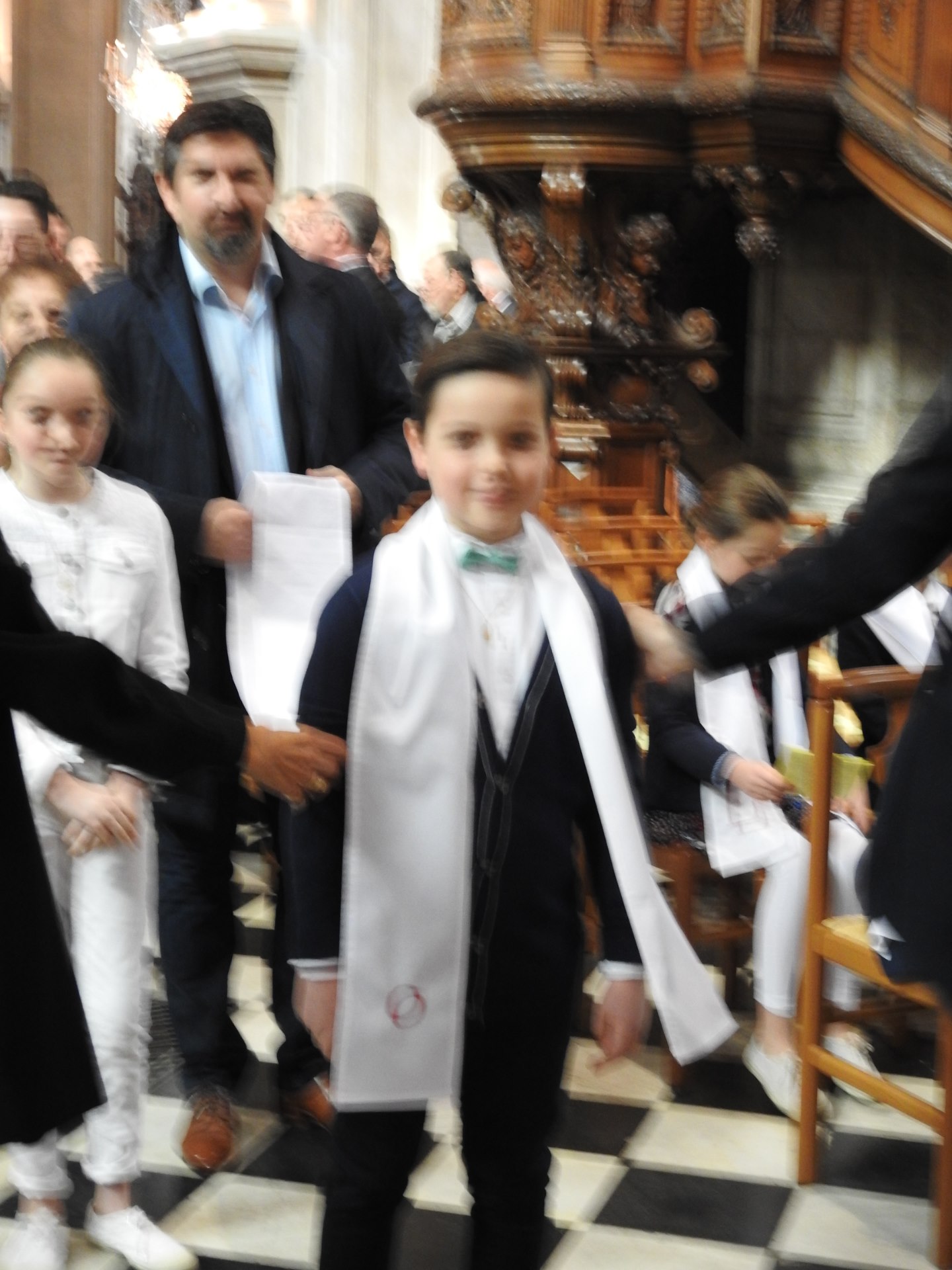 1eres communions 2018 cathedrale (67)