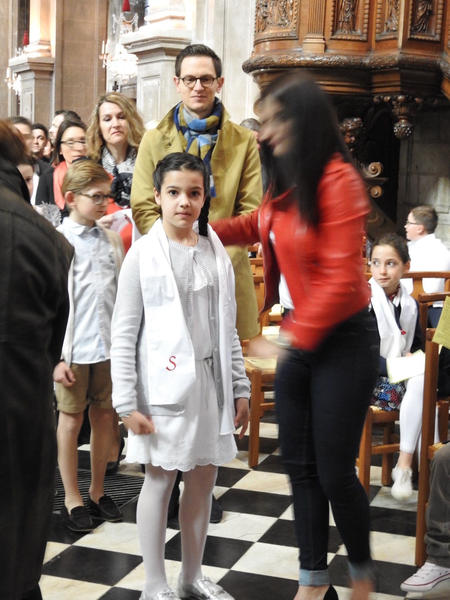 1eres communions 2018 cathedrale (74)