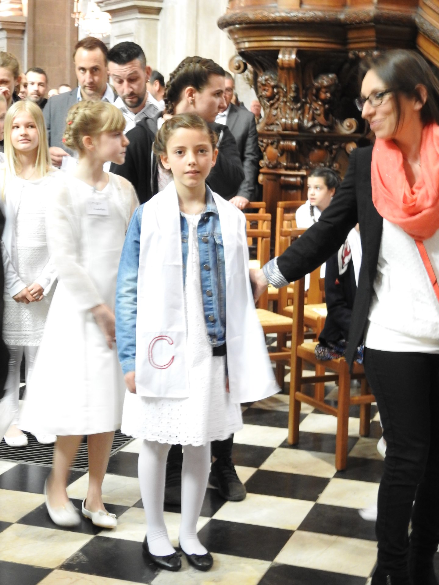 1eres communions 2018 cathedrale (78)