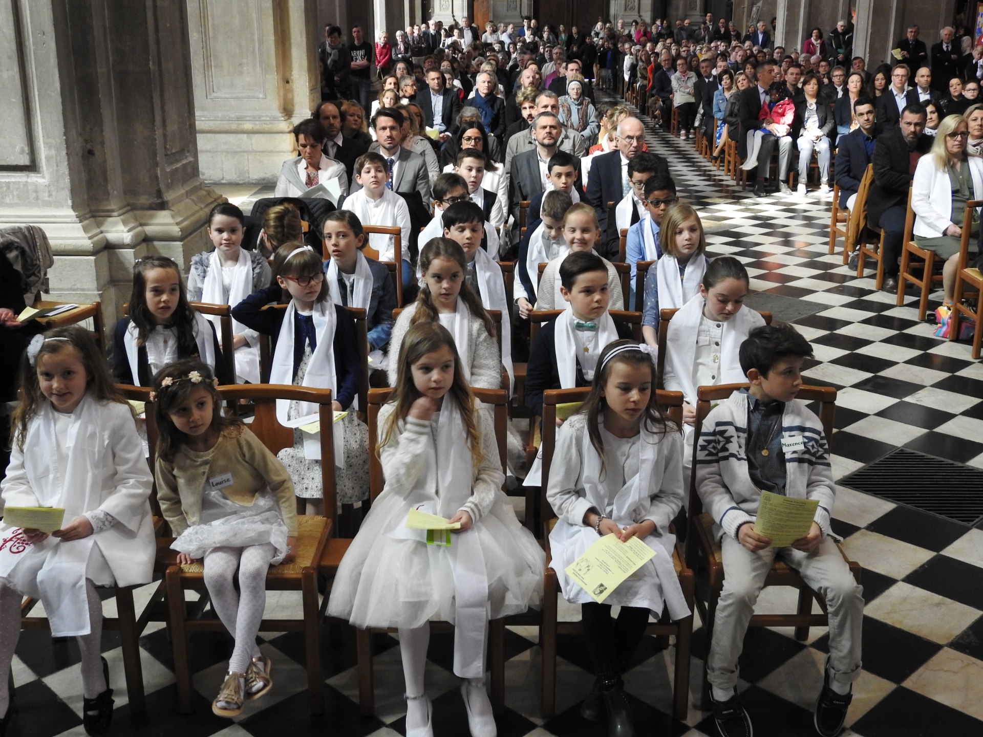 1eres communions 2018 cathedrale (94)