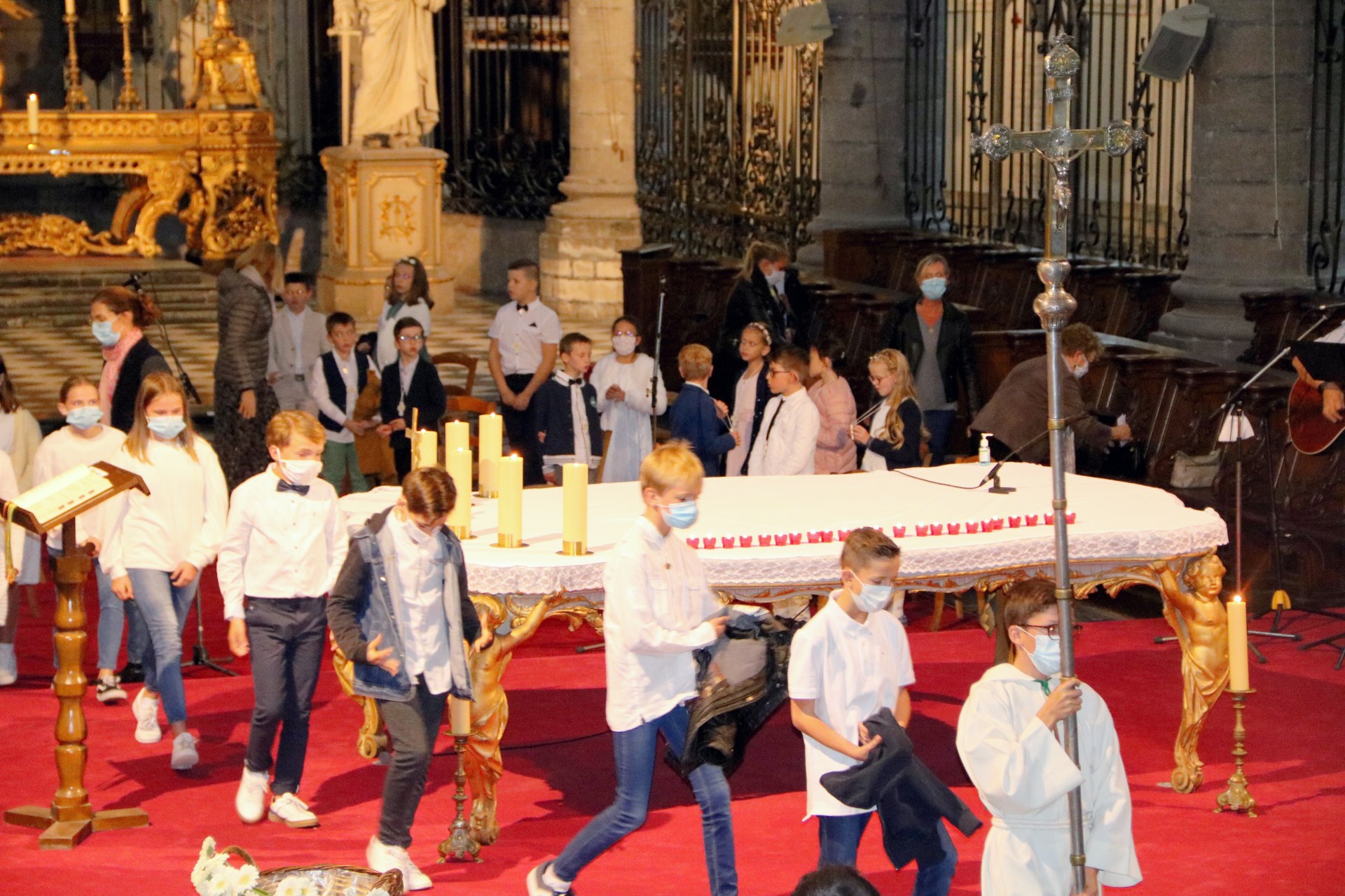 2009_Premières communions (St Jean Gr2) 100