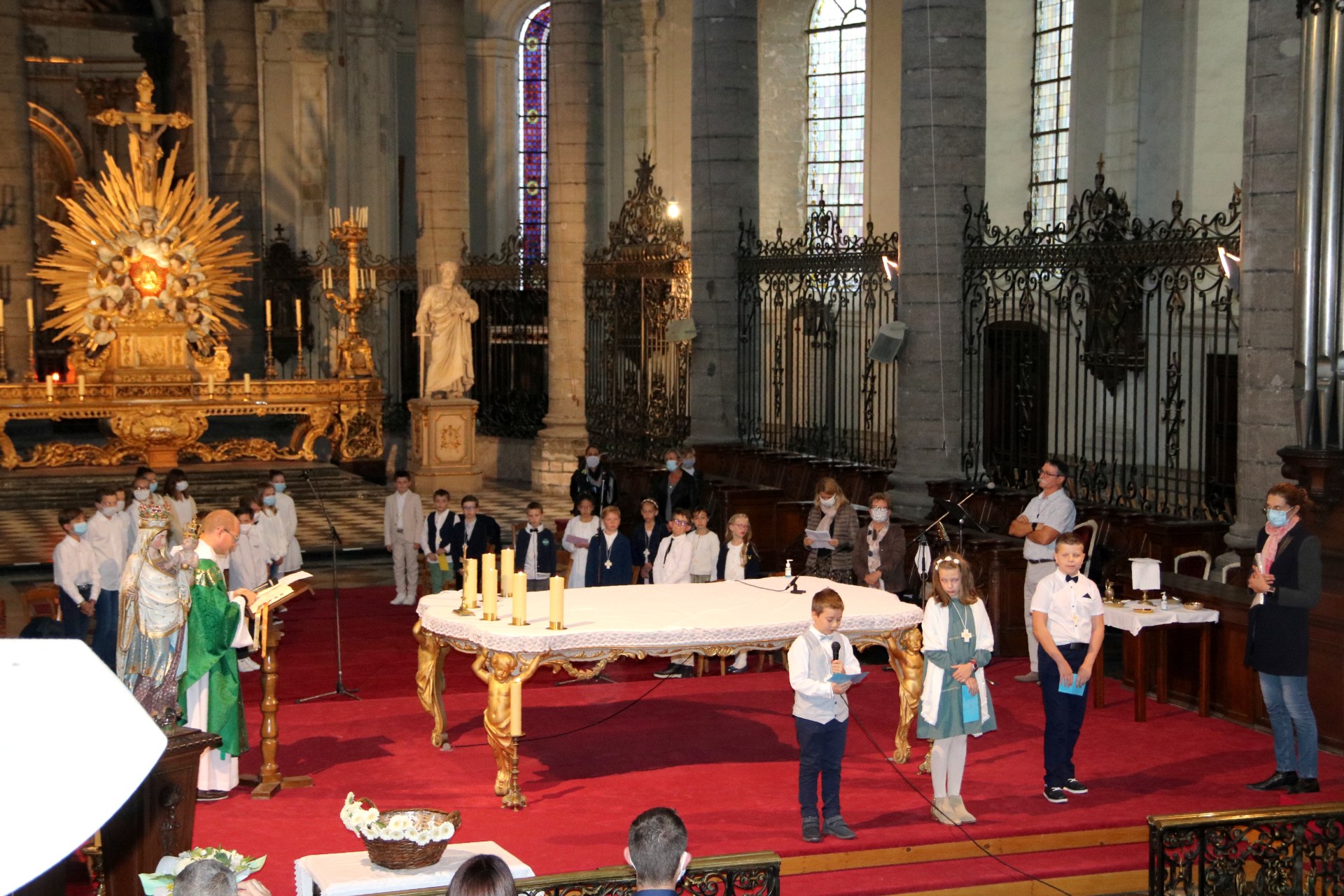 2009_Premières communions (St Jean Gr2) 32