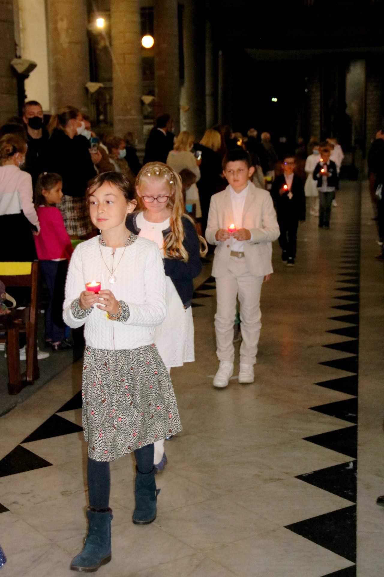 2009_Premières communions (St Jean Gr2) 64