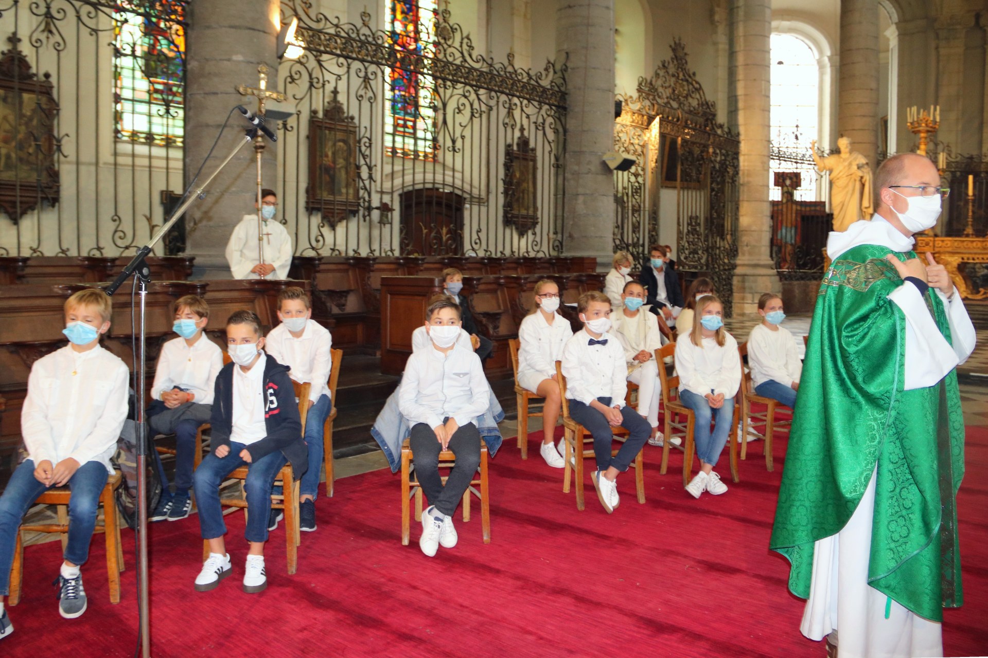 2009_Premières communions (St Jean Gr2) 7