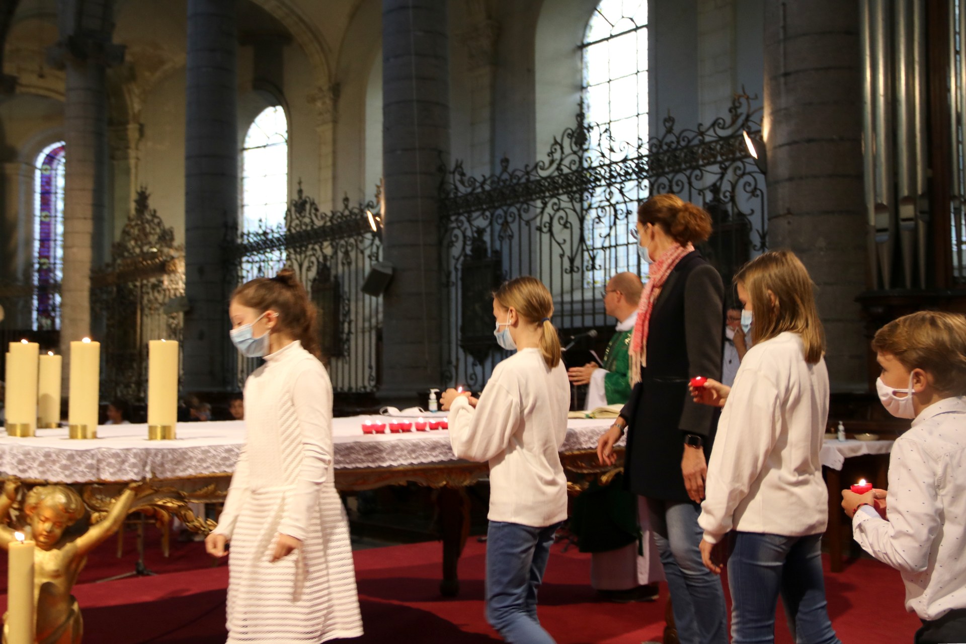 2009_Premières communions (St Jean Gr2) 75