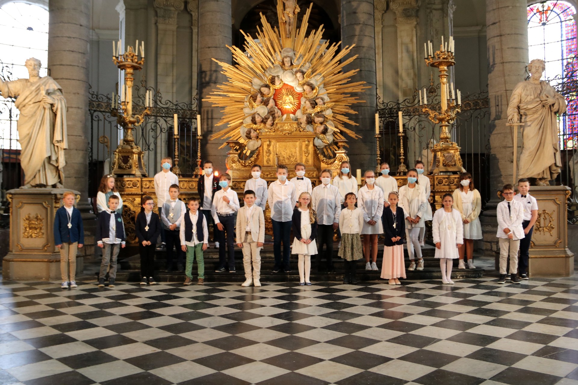2009_Premières communions (St Jean Gr2) 8