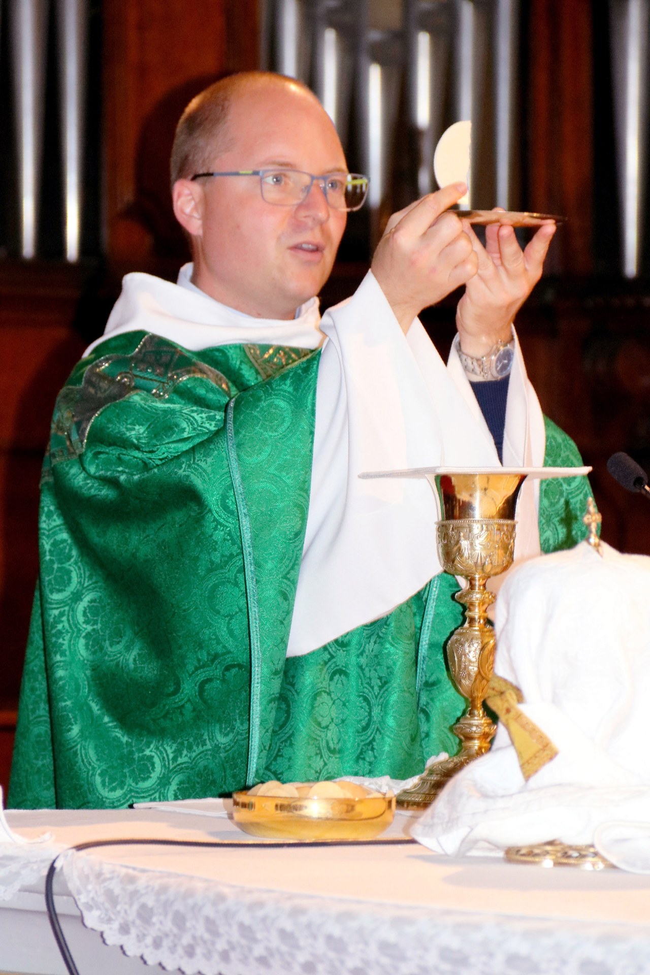 2009_Premières communions (St Jean Gr2) 92