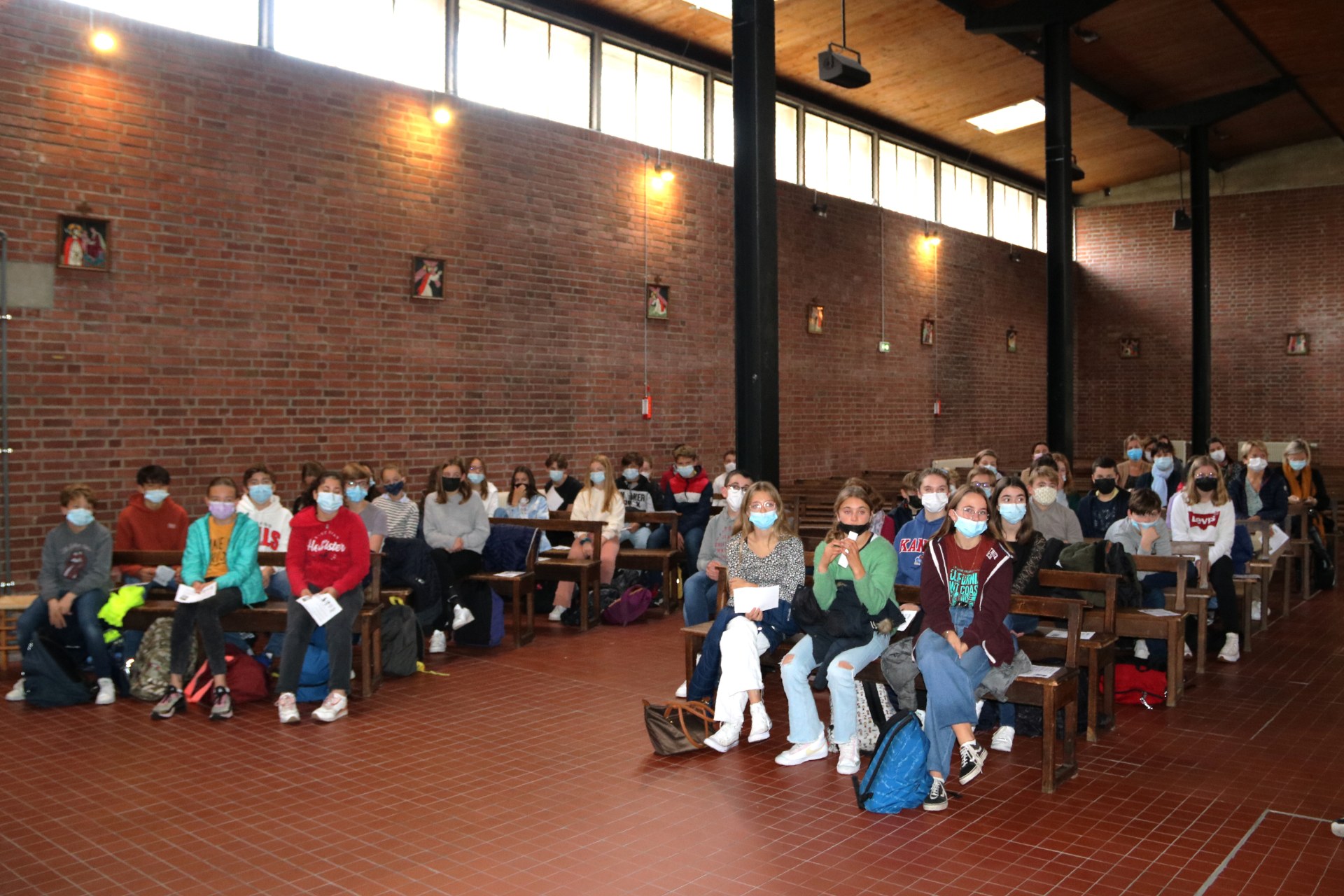 2010_Remise du Nouveau Testament (St-Jean) 5