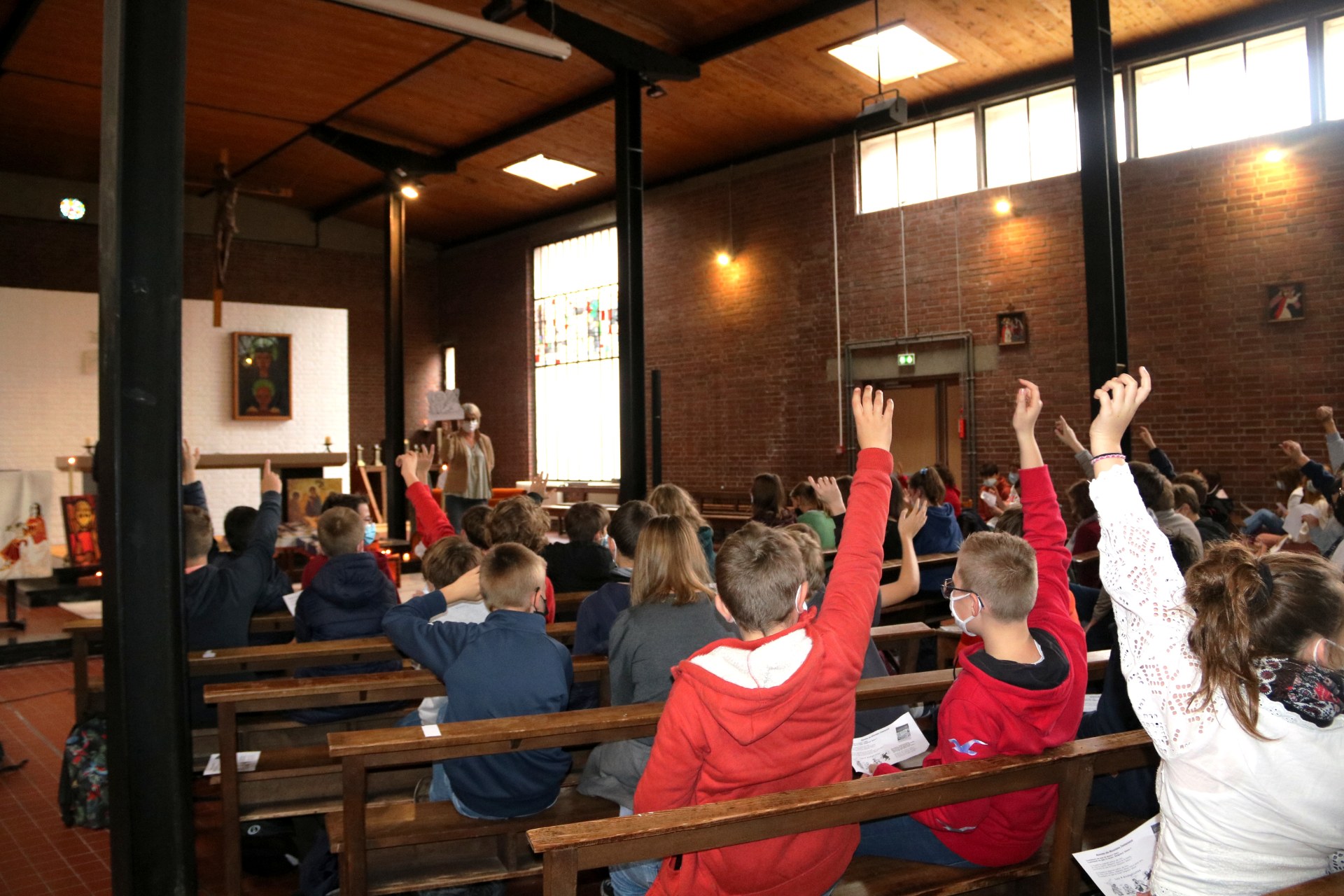 2010_Remise du Nouveau Testament (St-Jean) 15