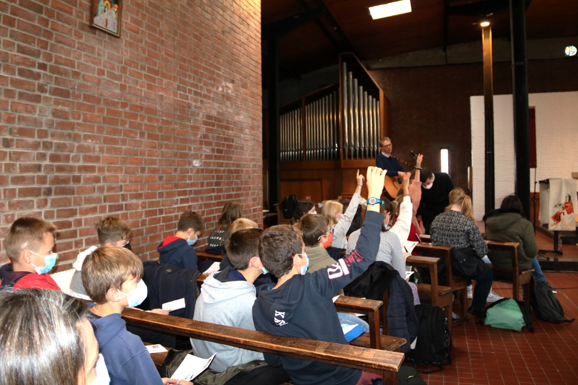 2010_Remise du Nouveau Testament (St-Jean) 16