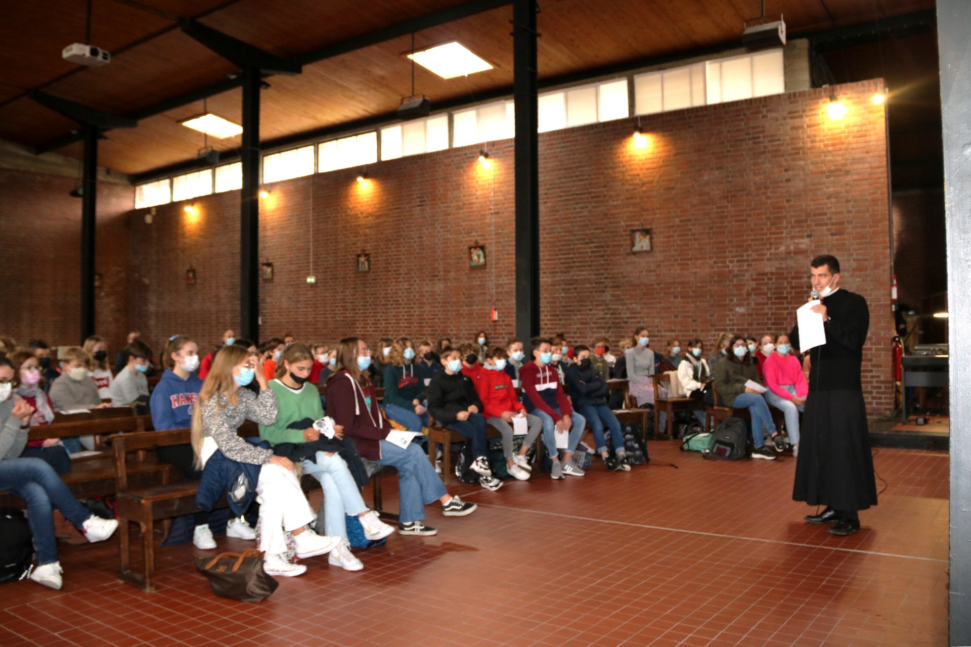 2010_Remise du Nouveau Testament (St-Jean) 34