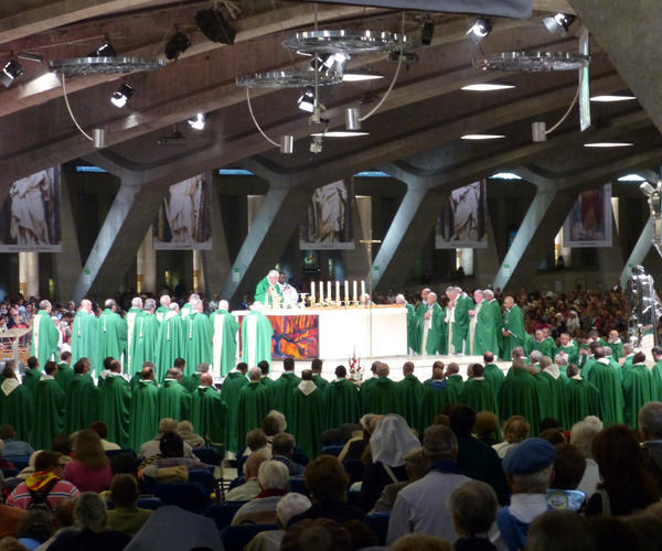 2014-08-24Lourdes_messe_internationale 23