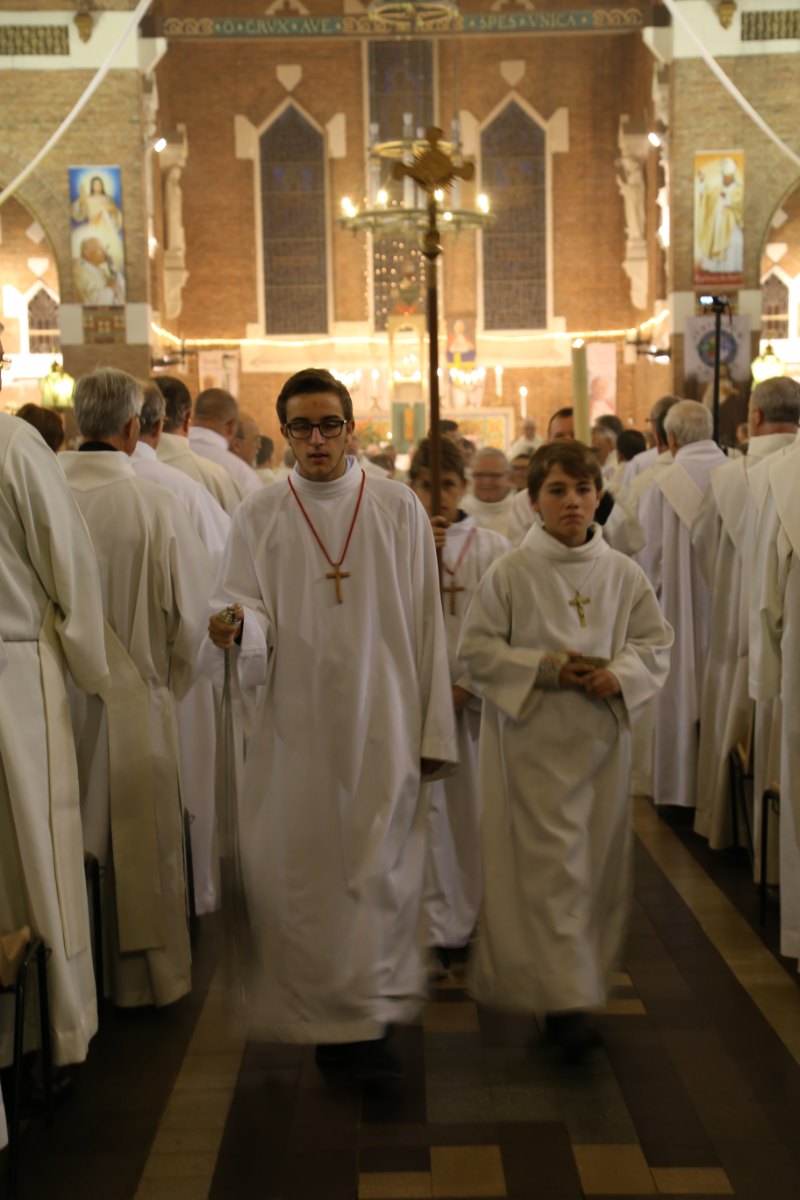 2015 11 22 Ordination Diacres (498)