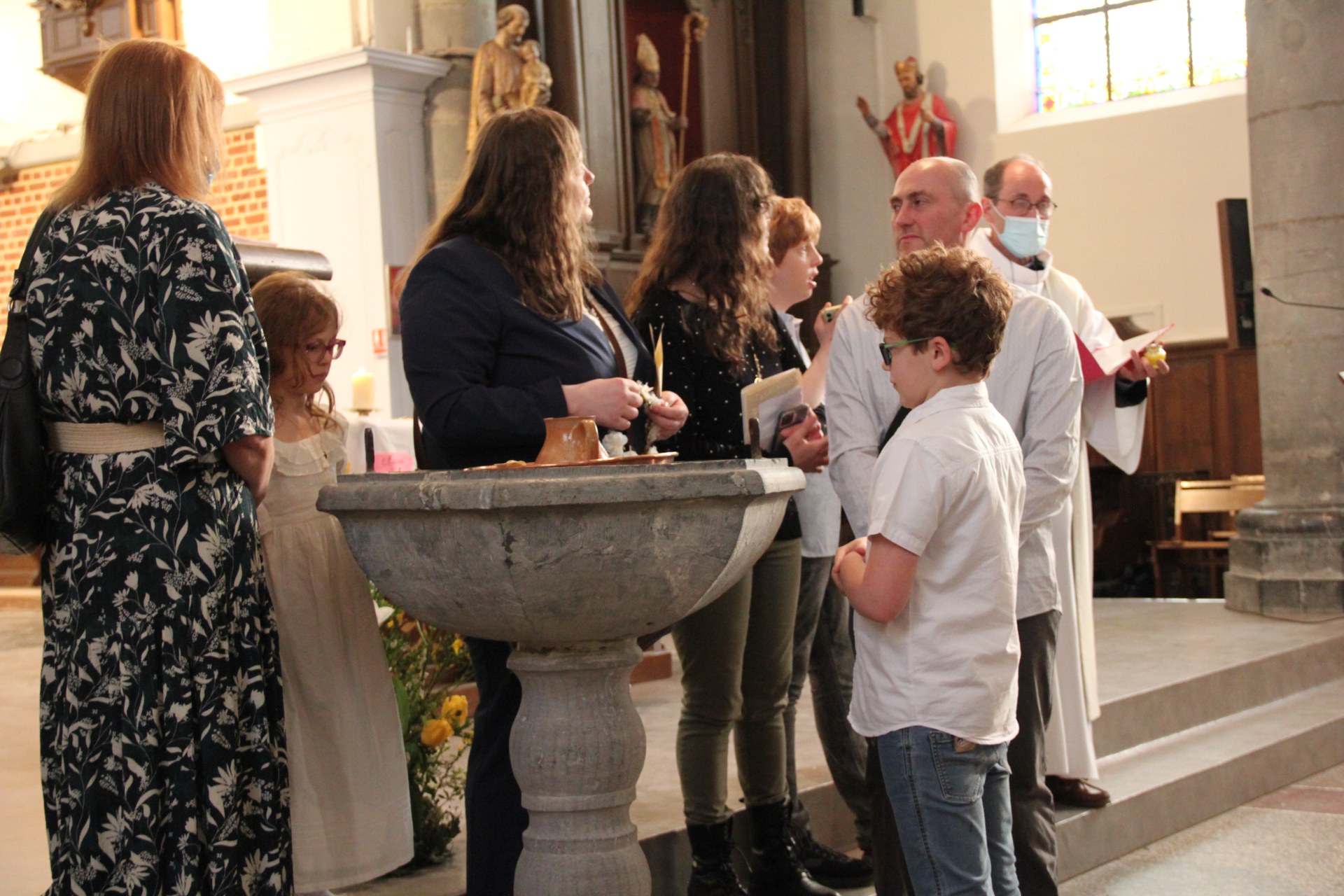 2022-04-23 premières eucharisties à Bousies 42