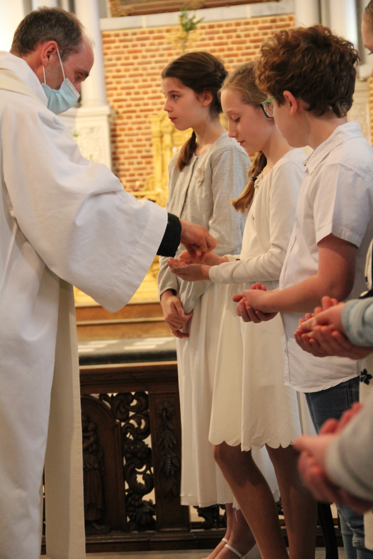 2022-04-23 premières eucharisties à Bousies 78